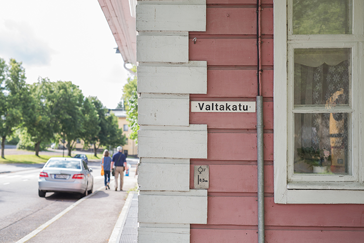 Kuvituskuva: kadunkulma: Valtakatu